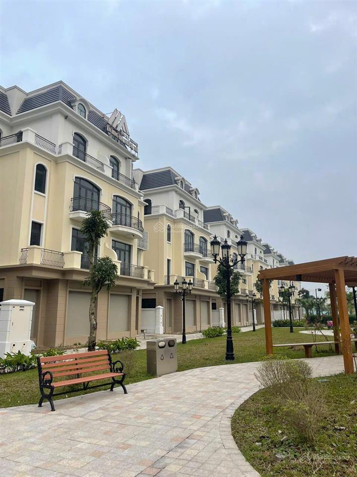 Mua biệt thự được cả công viên trung tâm 7.5 ha