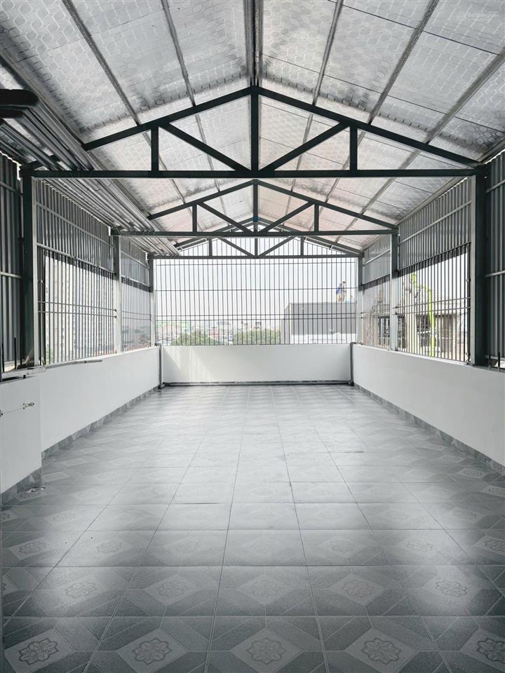 Cho thuê căn hộ trong tòa nhà mặt phố ngay khu dân trí cao, full nội thất đầy đủ