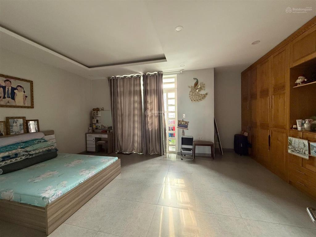 Nhà đẹp 3 tầngngang 7m xe hơi đỗ cửa gần nguyễn thị thập, quận 7 giá 12,8 tỷ( còn bớt )