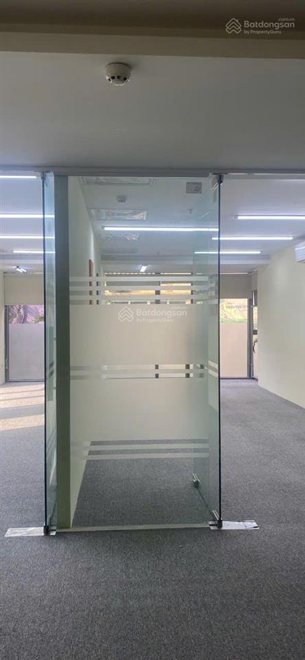 Cho thuê văn phòng tòa nhà lạc hồng khu ngoại giao đoàn 110m2, giá 150nghìn/m2