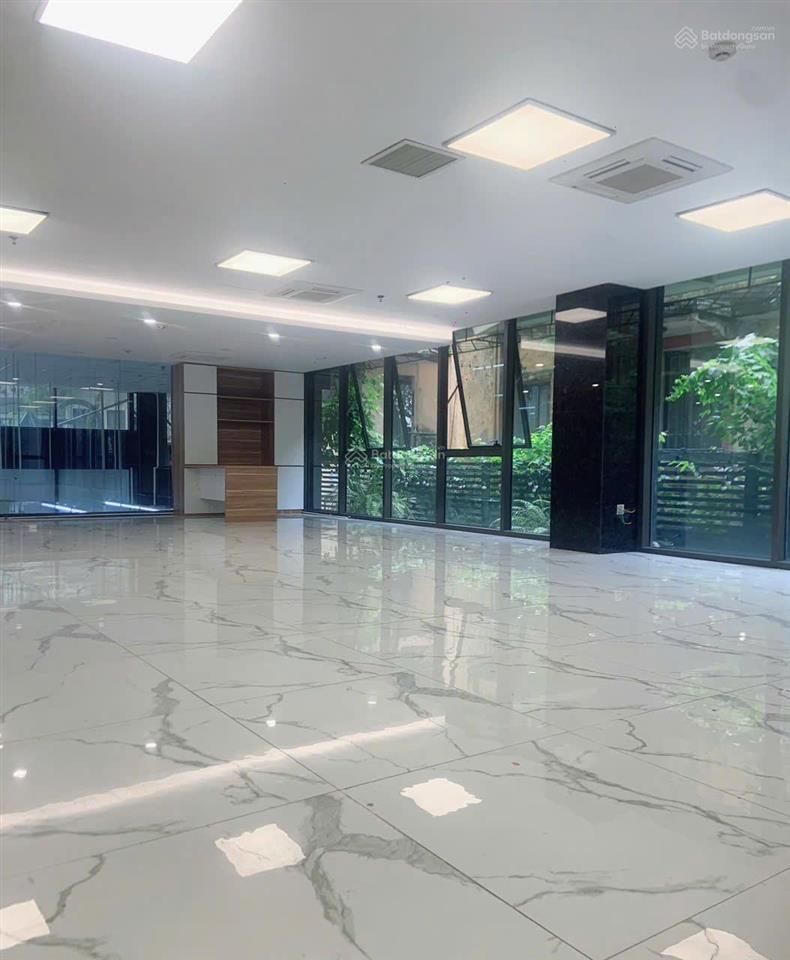 Cho thuê văn phòng toà 51 văn miếu, ngã tư nguyễn thái học diện tích 50m2, 120k/m2