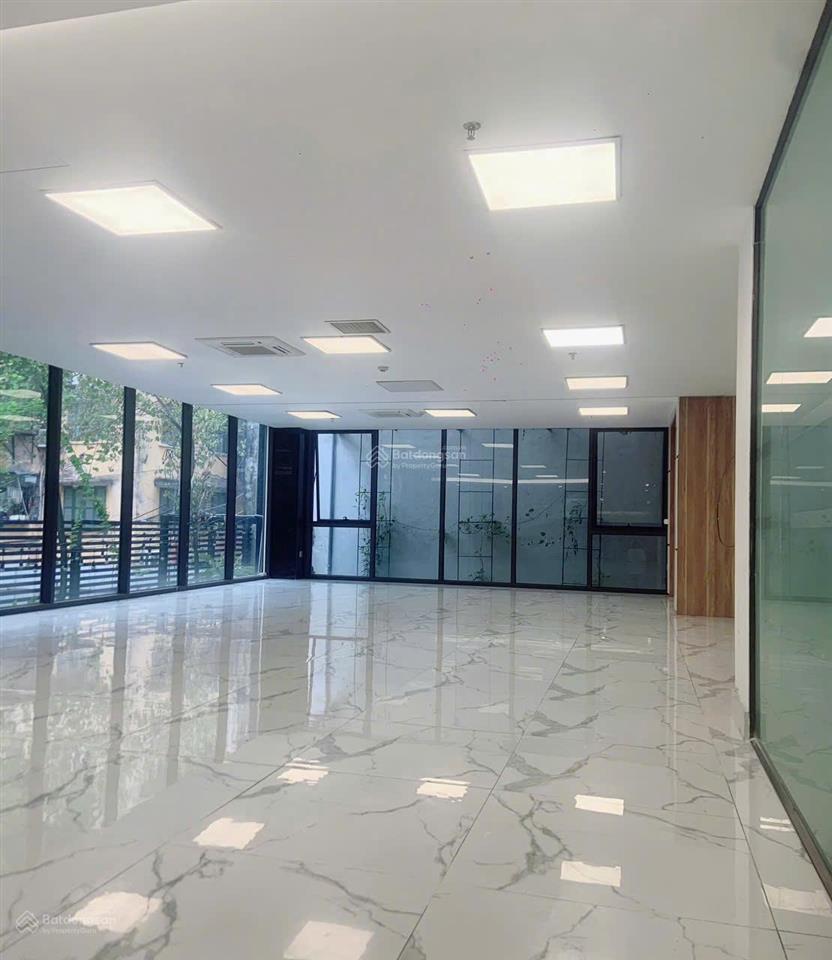 Cho thuê văn phòng toà 51 văn miếu, ngã tư nguyễn thái học diện tích 50m2, 120k/m2