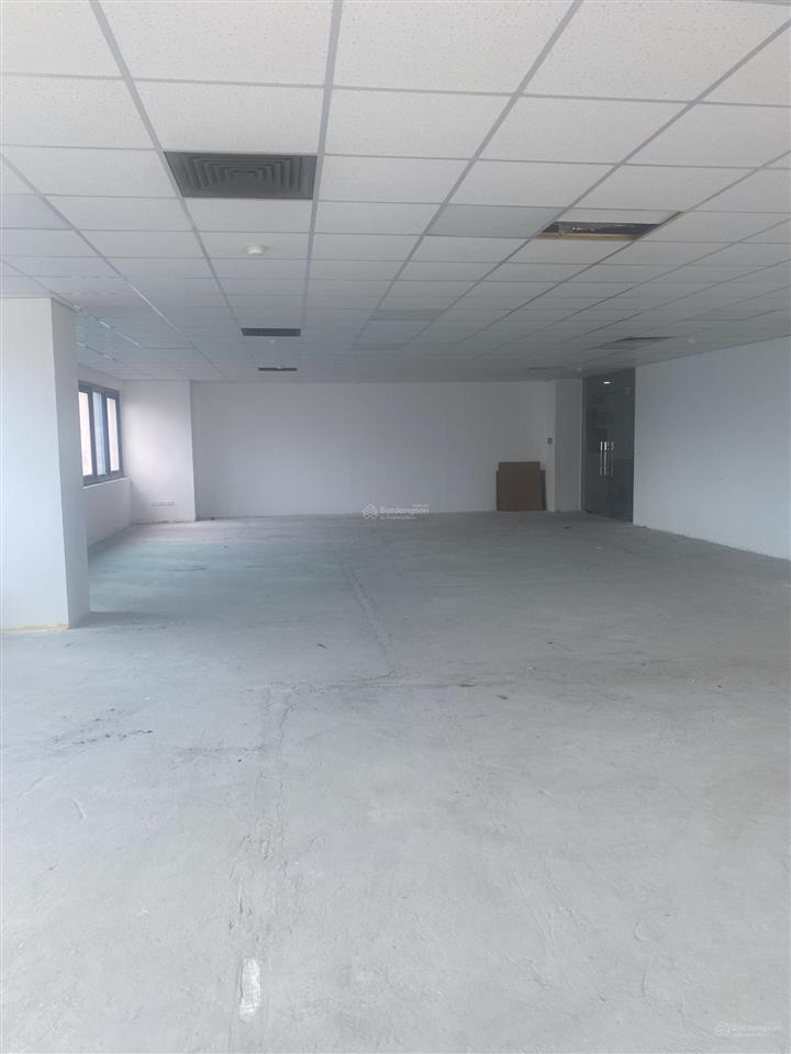 Cho thuê văn phòng tòa nhà viễn đông 36 hoàng cầu 150m2