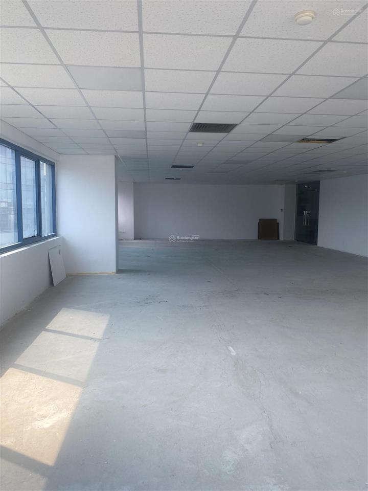 Cho thuê văn phòng tòa nhà viễn đông 36 hoàng cầu 150m2