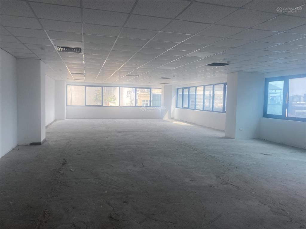 Cho thuê văn phòng tòa nhà viễn đông 36 hoàng cầu 150m2