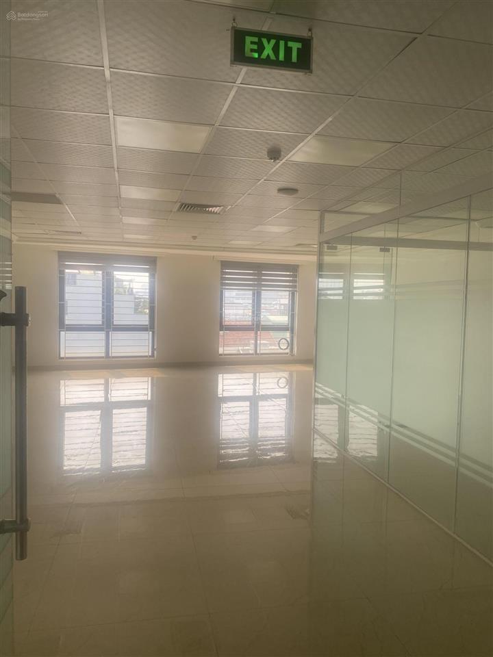 Cho thuê văn phòng số 5 láng hạ gần hồ hoàng cầu, diện tích 80m2