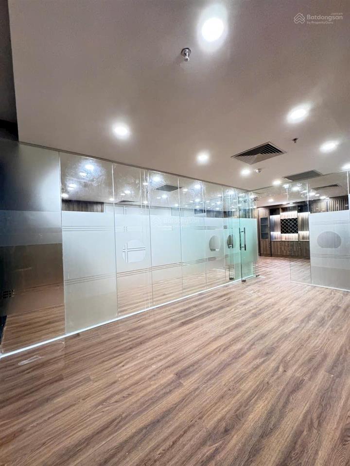 Văn phòng cho thuê tòa casla phố duy tân 130m2 giá 150k/m2/th
