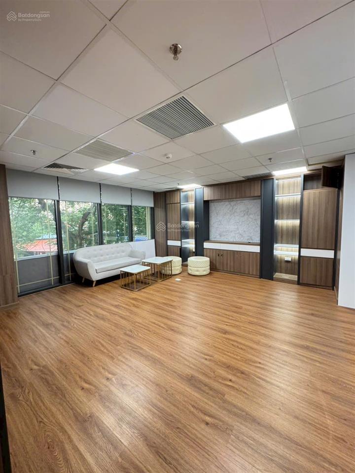Văn phòng cho thuê tòa casla phố duy tân 130m2 giá 150k/m2/th