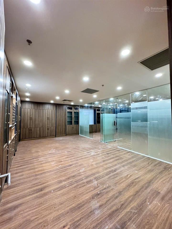 Văn phòng cho thuê tòa casla phố duy tân 130m2 giá 150k/m2/th