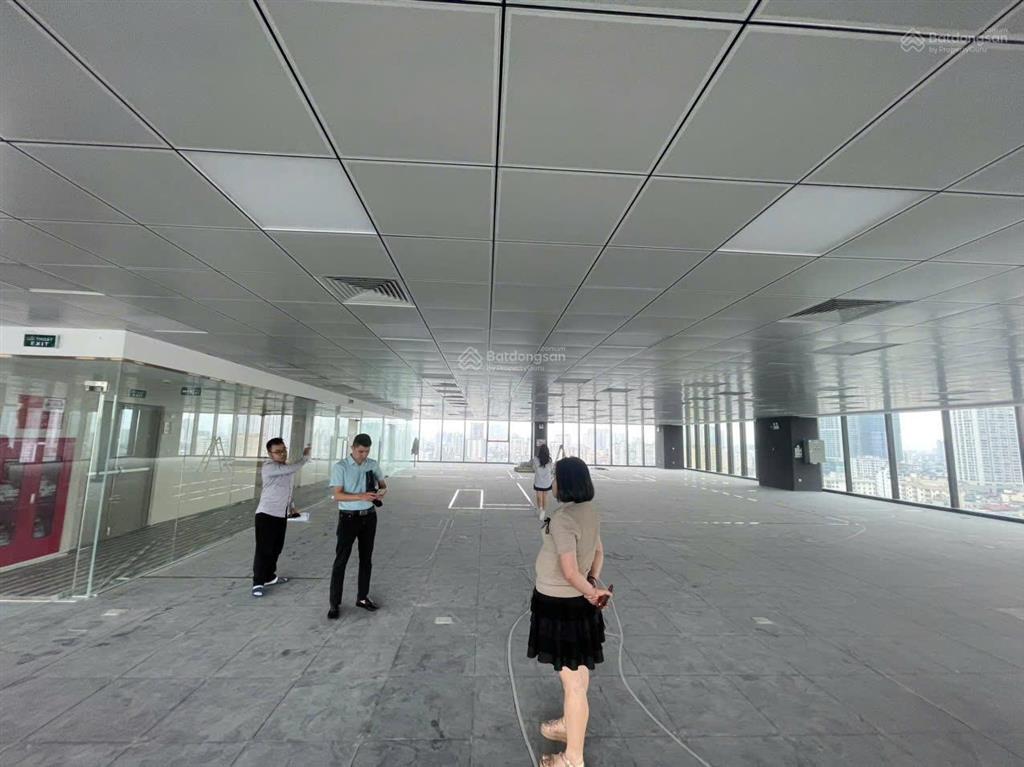 Cho thuê văn phòng tòa diamond park plaza 16 láng hạ 100m2 giá 300k/m2