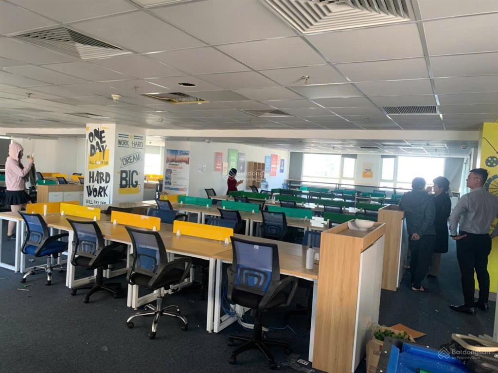Cho thuê văn phòng tòa vnf1 phố pháo đài láng, có diện tích 300m2 trở lên 110k/m2