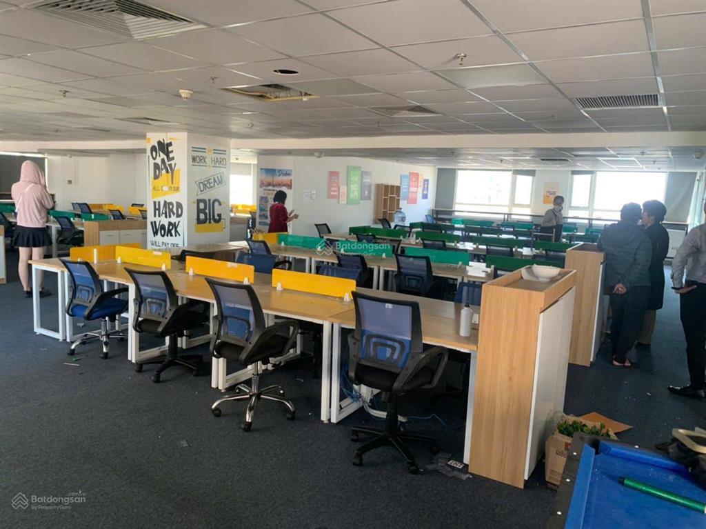 Cho thuê văn phòng tòa vnf1 phố pháo đài láng, có diện tích 300m2 trở lên 110k/m2