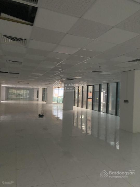 Cho thuê văn phòng tòa nhà vạn phúc building phố tố hữu diện tích 250m2, giá 150 nghìn/m2/th