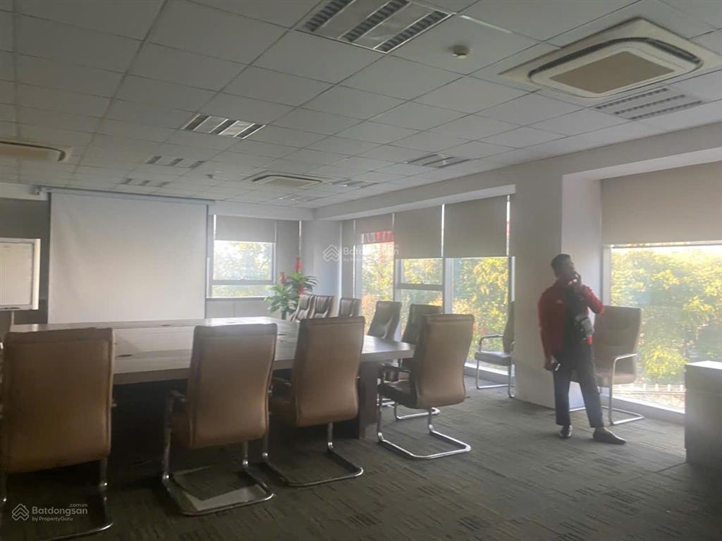 Cho thuê văn phòng 47 phan đình phùng, phường ba đình, diện tích 100m2