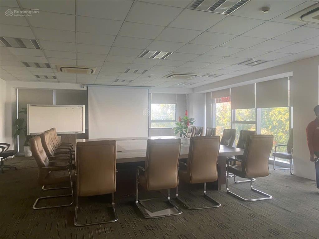 Cho thuê văn phòng 47 phan đình phùng, phường ba đình, diện tích 100m2
