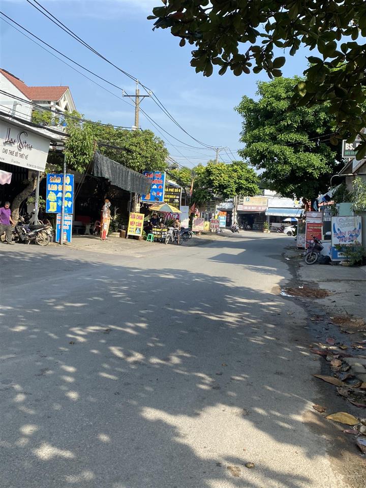 1 lô duy nhất mặt đường kinh doanh đa nghành nghề gần ngã tư nguyễn khuyến 10x25 sổ riêng siêu hót