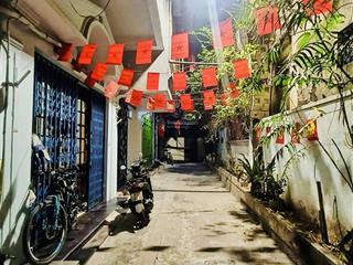 Hơn 8 tỷ  phân lô cán bộ  ô tô lý thuyết  trước nhà thoáng sáng, yên tĩnh, dân trí cao