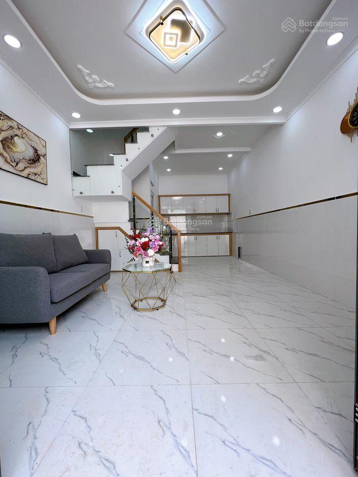 Bán nhà riêng tại xóm chiếu, 2 tỷ, 2pn, 2wc, sổ hồng riêng, hẻm ô tô, nội thất cơ bản