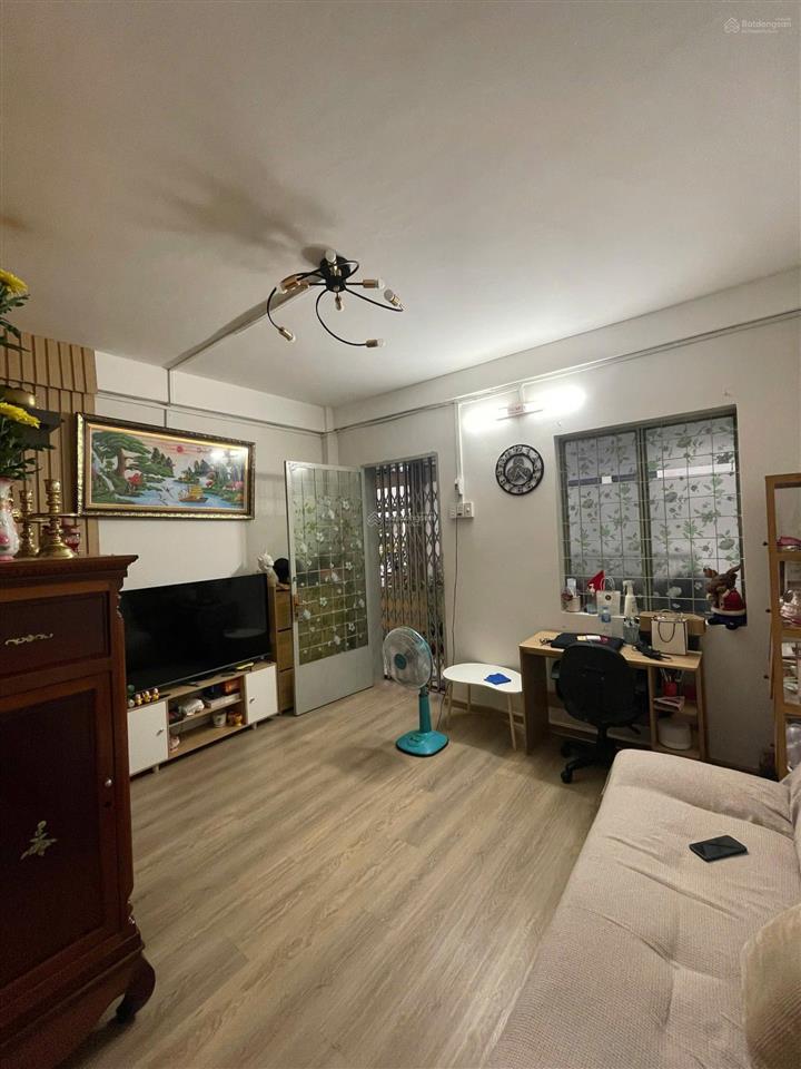 Bán nhà chung cư dt=40m2, sổ hồng chính chủ sang tên ngay, trung tâm quận 3 cũ
