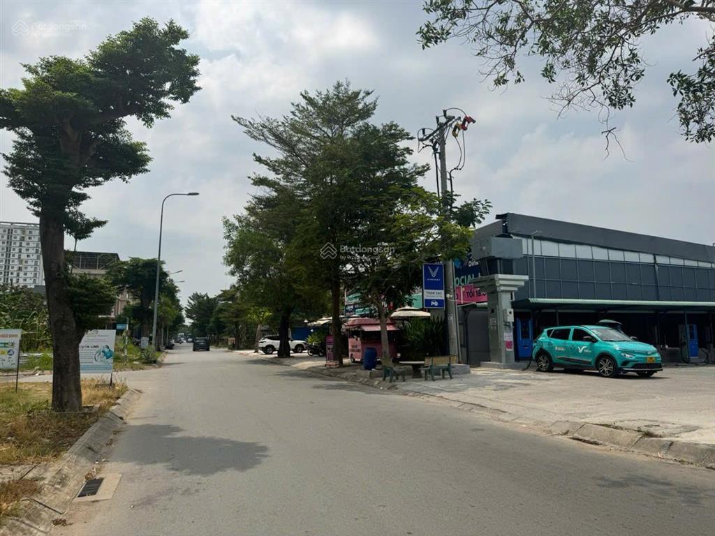 Chính chủ bán rẻ lô đất biệt thự nam long phước long b, quận 9 cũ, giá 80 triệu/m2.