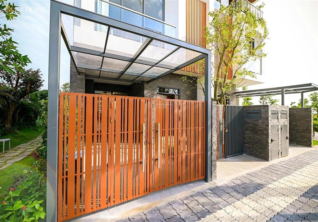 Chính chủ cần bán nhà phố la home, trục b2, hướng nhà đông nam mát mẻ quanh năm
