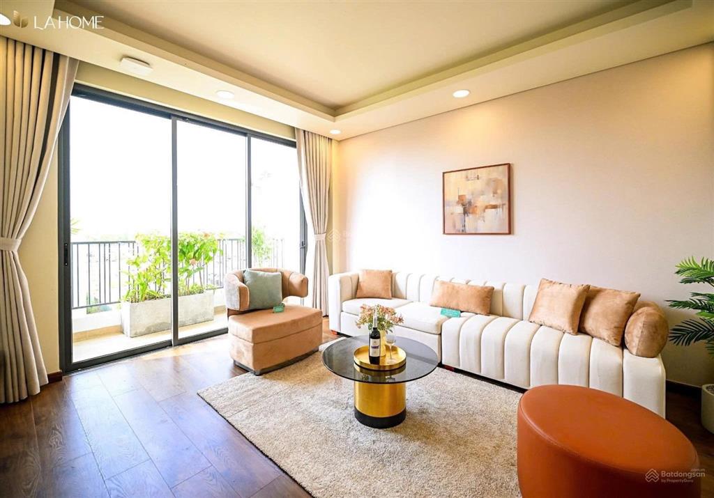 Chính chủ cần bán nhà phố la home, trục b2, hướng nhà đông nam mát mẻ quanh năm