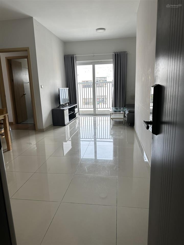 Cho thuê 2pn 1wc full nt 7tr.  thủy 0857 394 ***