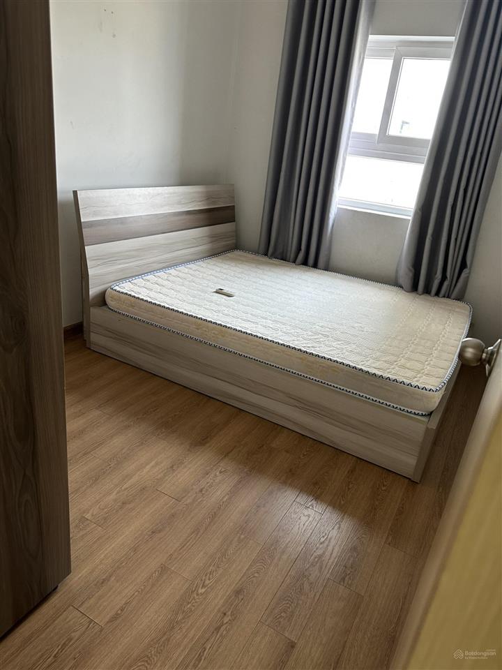 Cho thuê 2pn 1wc full nt 7tr.  thủy 0857 394 ***