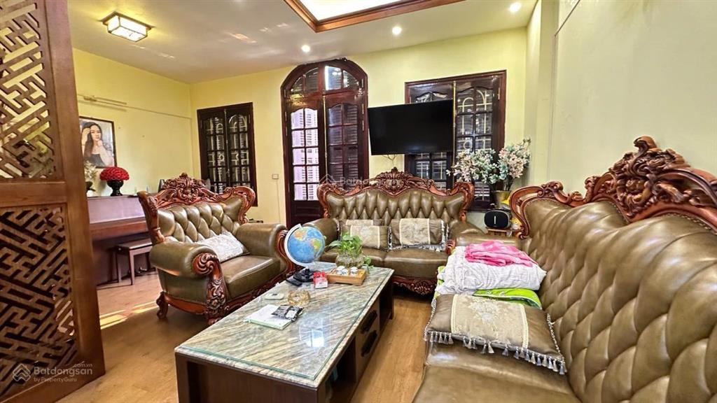 Cực hiếm mp lò đúc hbt dt 59 m x 6 tầng x mt 5.6 m x chỉ 43 tỷ