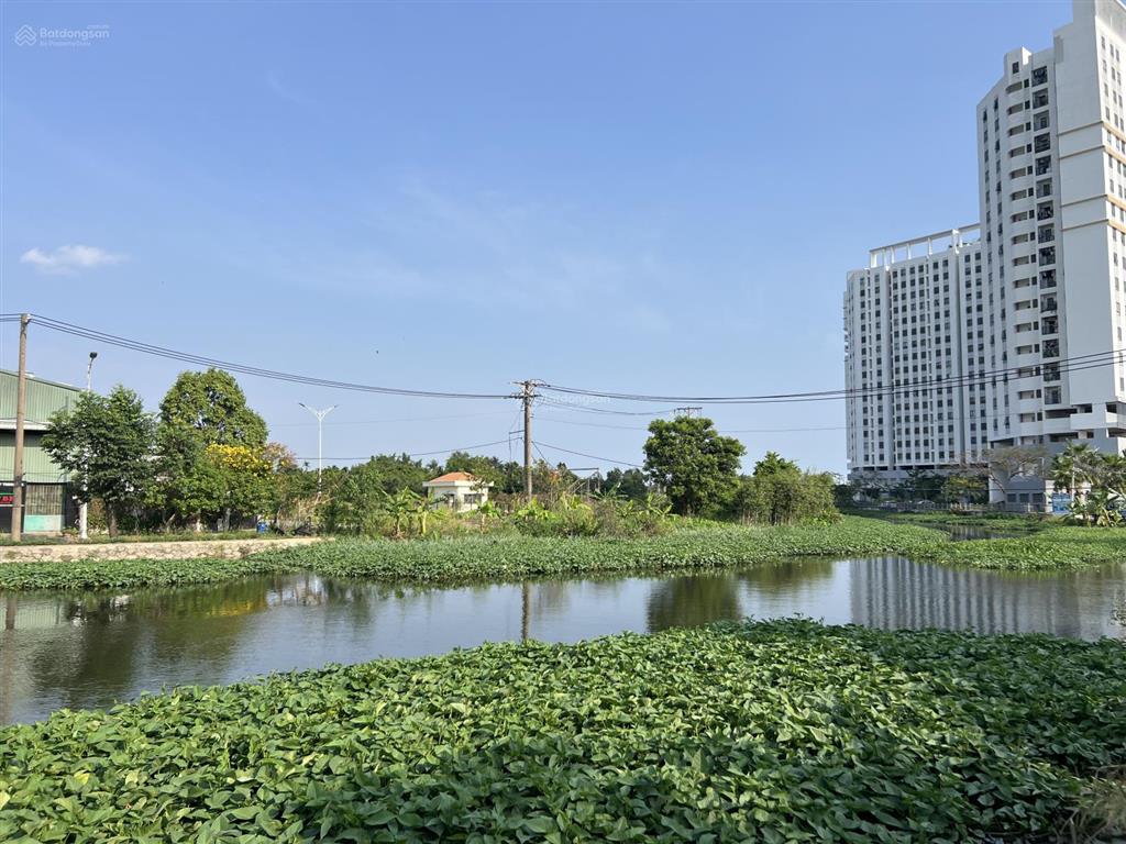 240m² (11 x 23m), góc 2 mt đường 10m  view sông sg, giáp tp. hcm  thông ql 13, chợ đầu mối