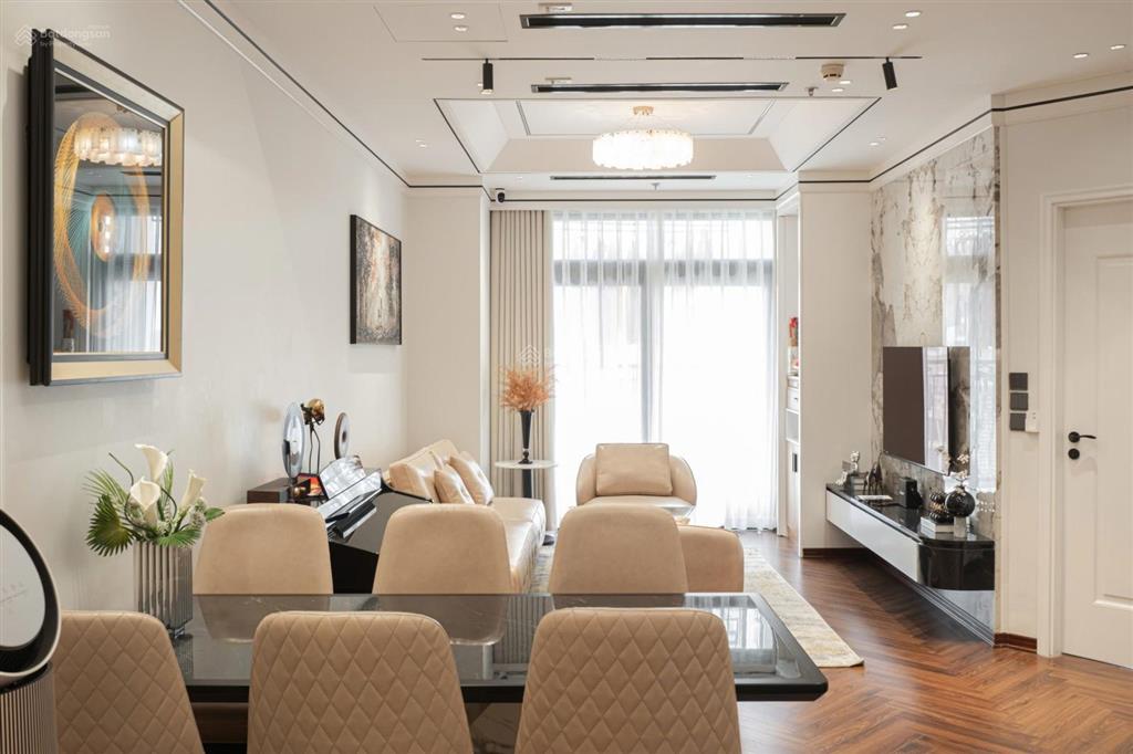 Cho thuê căn hộ 3 phòng ngủ tại royal city