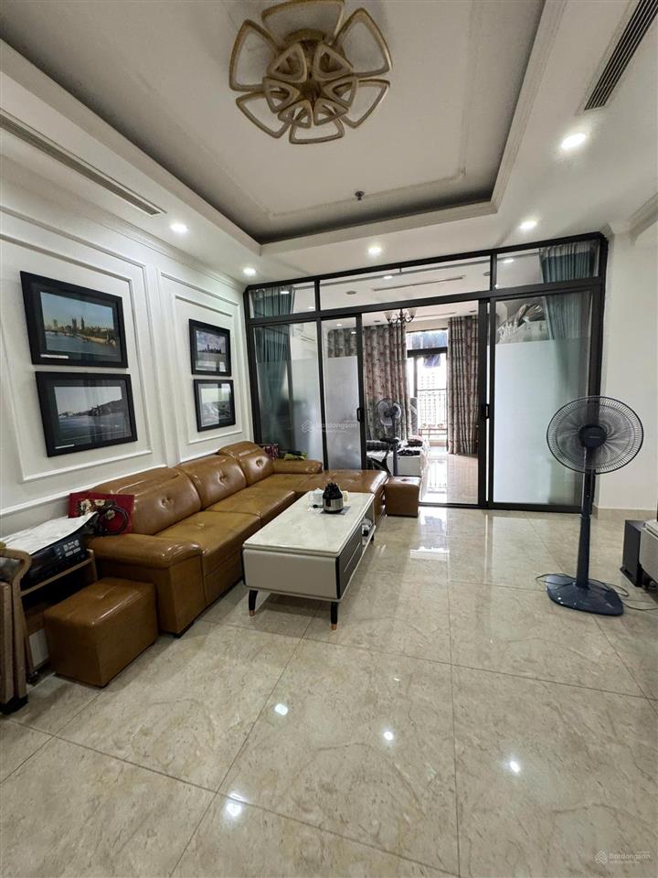 Bán căn hộ 109m2 tầng trung hướng mát full nội thất