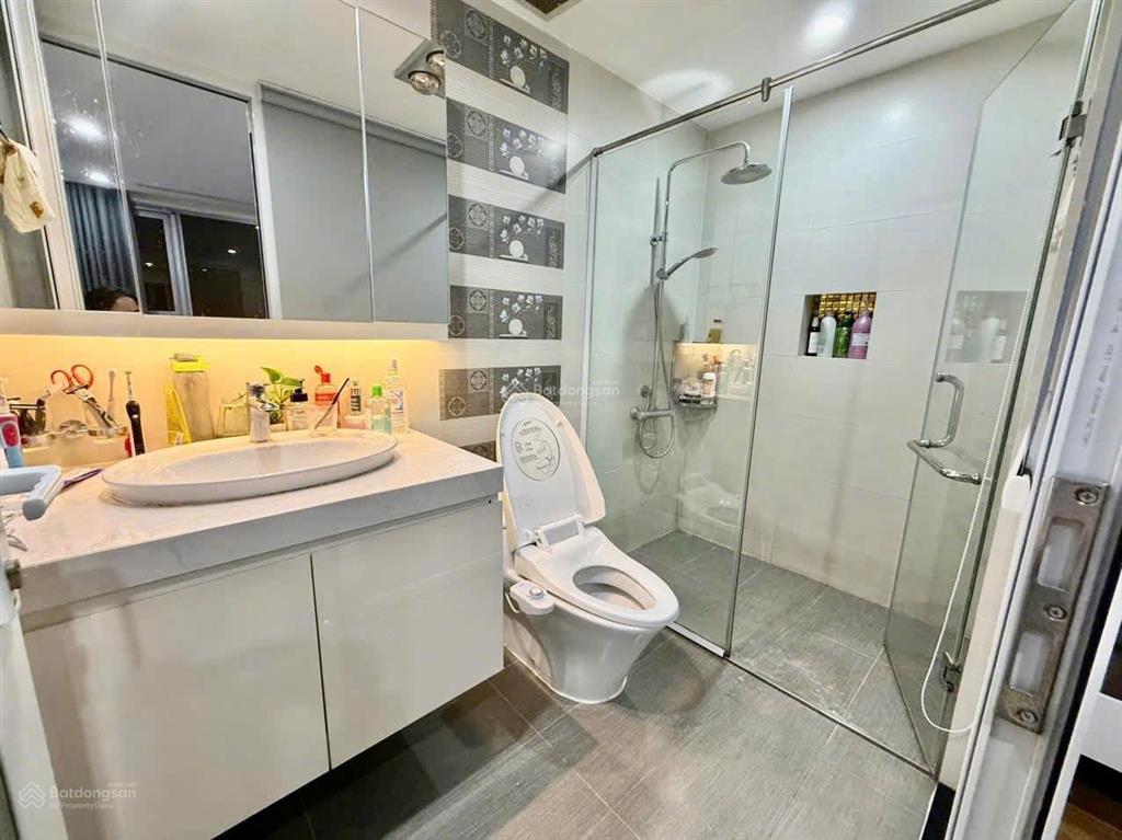 Bán căn hộ duplex diện tích 102m2, tầng trung, hướng mát, full nội thất xịn đẹp!