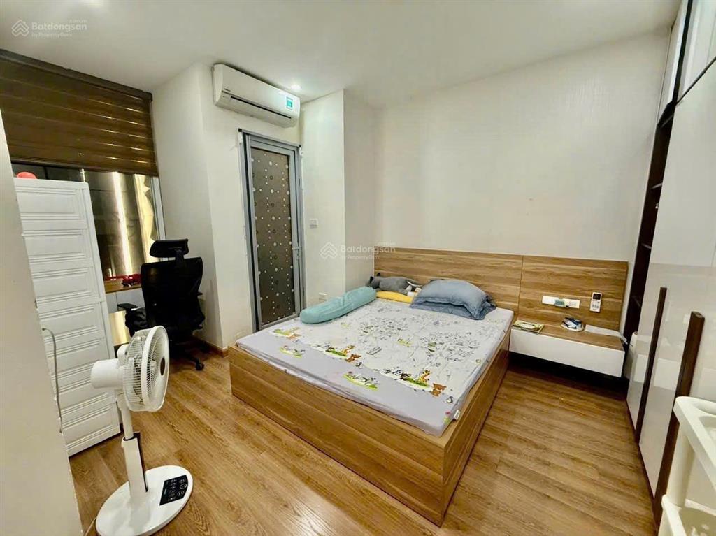 Bán căn hộ duplex diện tích 102m2, tầng trung, hướng mát, full nội thất xịn đẹp!