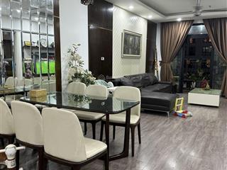 Bán gấp căn hộ 132m2 nhà đã sửa lại toàn bộ nội thất thiết kế 3 ngủ đẹp