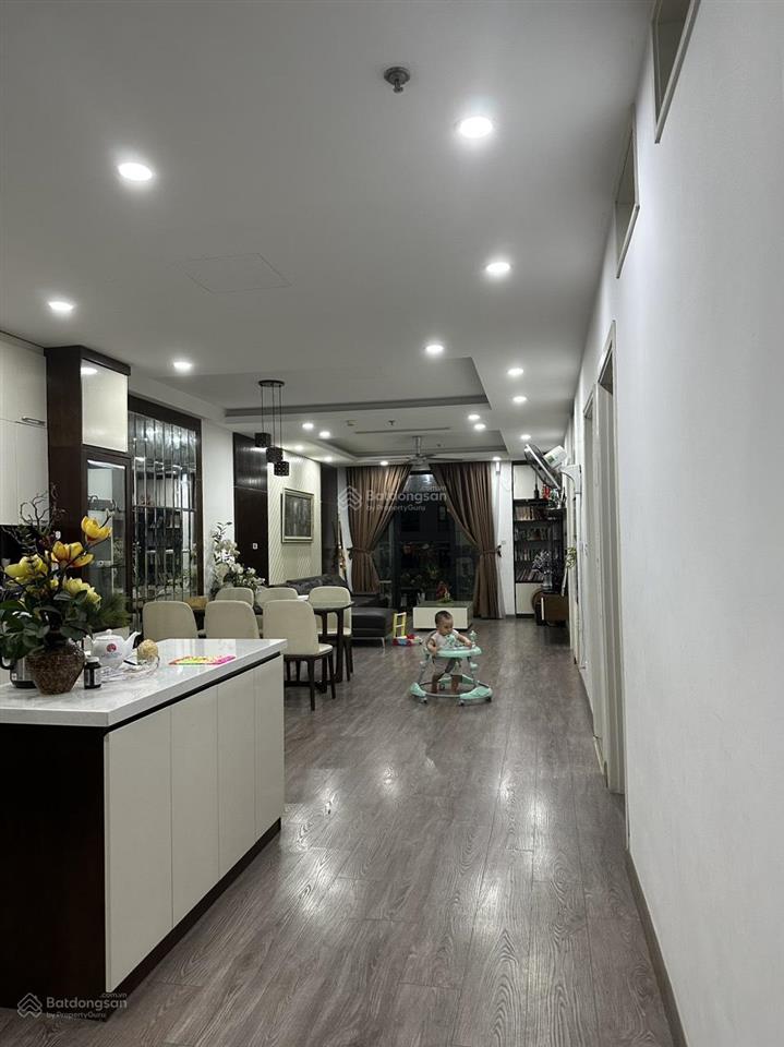 Bán gấp căn hộ 132m tầng trung hướng mát  giá chỉ 12,8 tỷ