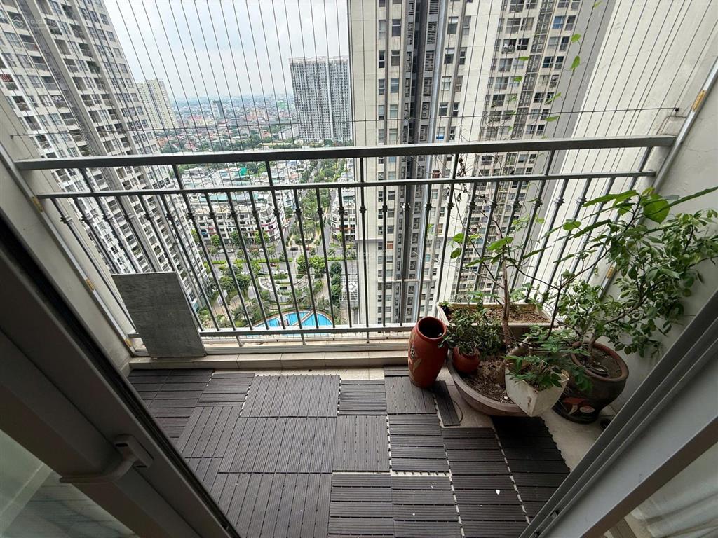 Bán gấp căn hộ 3 ngủ tầng trung hướng mát tại vinhomes gardenia
