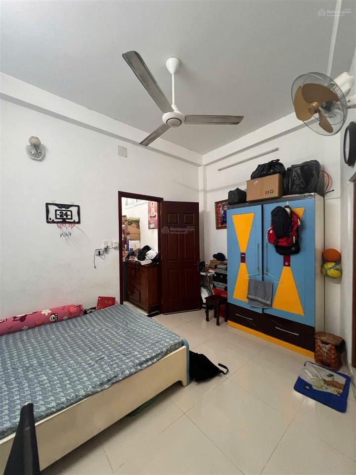 Nhà xã bà điểm, vị trí thuận tiện nhiều tiện ích, gần chợ, trường học, bến xe, v.v.