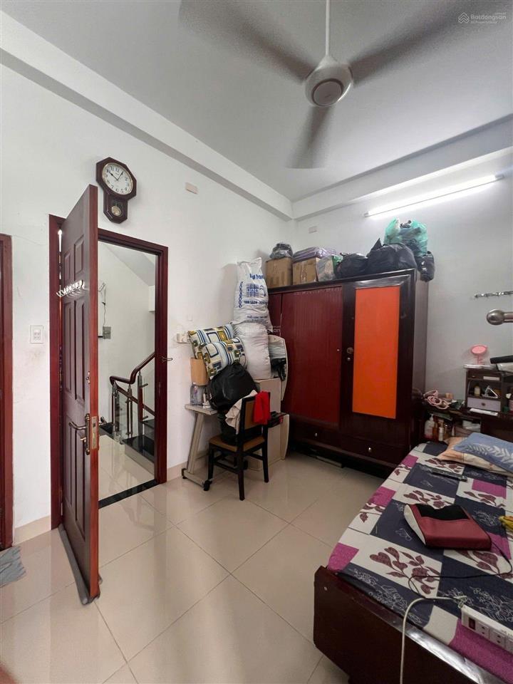 Nhà xã bà điểm, vị trí thuận tiện nhiều tiện ích, gần chợ, trường học, bến xe, v.v.