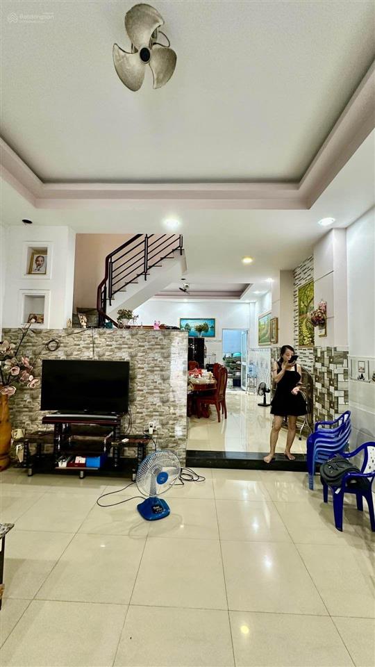 Nhà trong khu dân cư toàn nhà lầu ,nhà phố cao cấp,xã bà điểm