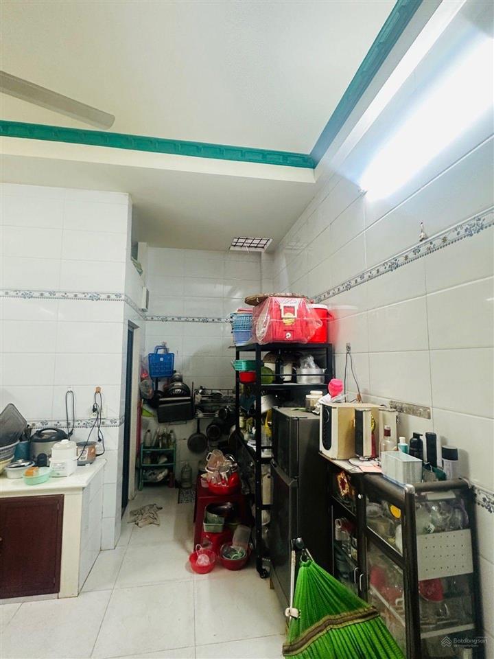 Hơn 5 tỷ, 3pn, nhà đường 6m vừa ở vừa kinh doanh tại nhà, sổ hồng chính chủ