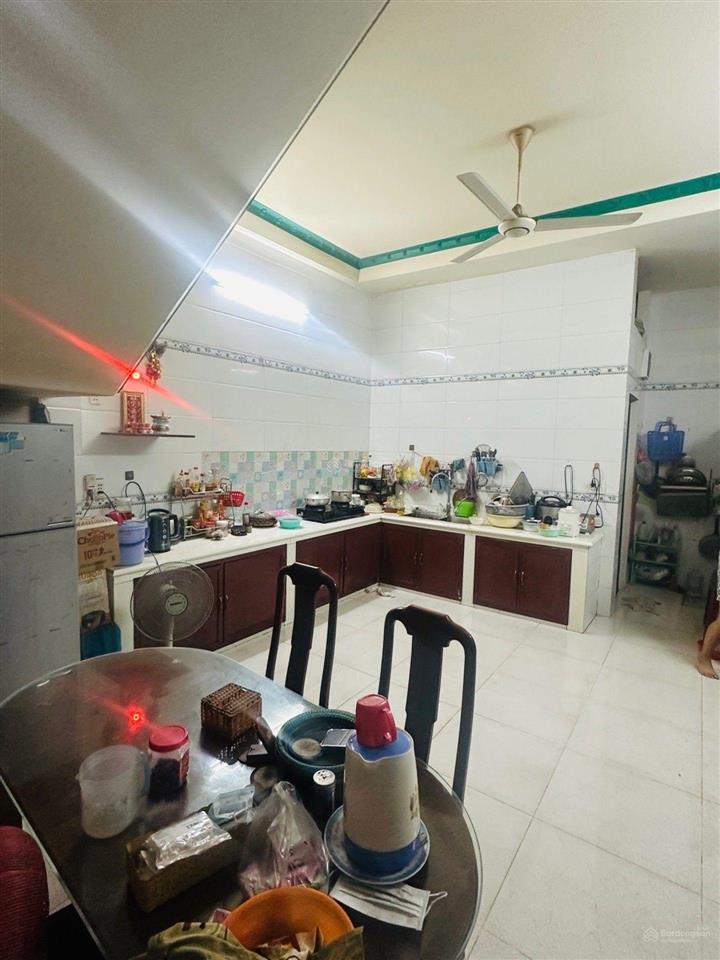 Hơn 5 tỷ, 3pn, nhà đường 6m vừa ở vừa kinh doanh tại nhà, sổ hồng chính chủ
