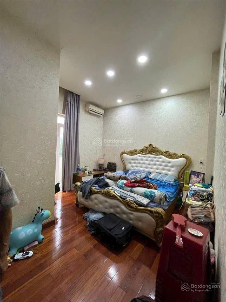10,7 tỷ 200m² nhà 3 tầng. khu dân cư đại hải xã bà điểm đường 7m. xe hơi ngủ trong nhà