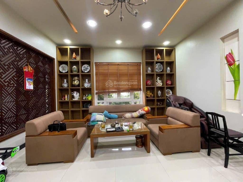 10,7 tỷ 200m² nhà 3 tầng. khu dân cư đại hải xã bà điểm đường 7m. xe hơi ngủ trong nhà