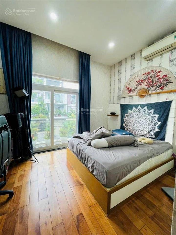 10,7 tỷ 200m² nhà 3 tầng. khu dân cư đại hải xã bà điểm đường 7m. xe hơi ngủ trong nhà