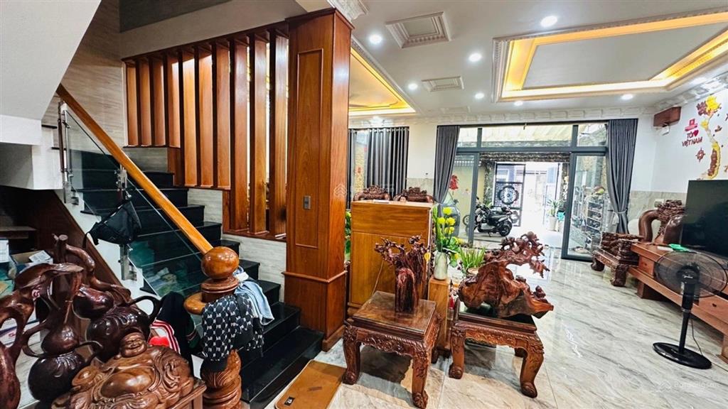 13,8 tỷ biệt thự 240m² 3 tầng trung mỹ tây