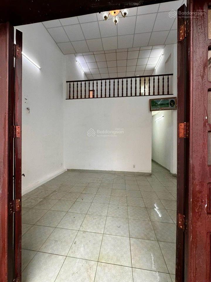 Giảm còn 3,89 tỷ, 90m2, 2 tầng, ngang 5m, sổ hồng riêng. dân cư hiện hữu, xã bà điểm
