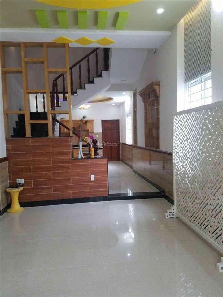 6 tỷ nhà góc 2 mặt tiền 84m 3 tầng khu dân cư xã bà điểm dân trí cao.