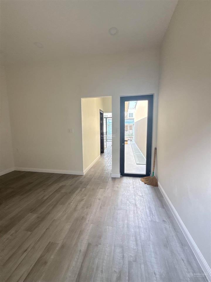 4,6 tỷ nhà 2 tầng, 4pn, 65m2, p. đông hưng thuận, sổ hồng riêng, sang tên nhanh