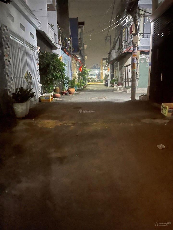 4.95 tỷ nhà 3 tầng .63m hẻm 5m thông p.tân chánh hiệp